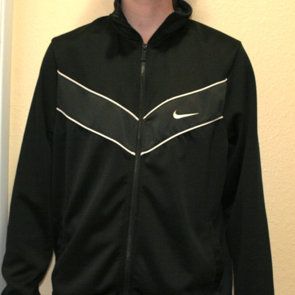 VINTAGE BLACK AND WHITE NIKE ZIP-Up